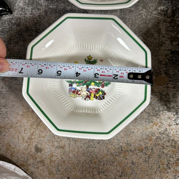 NIKKO Christmas Time Octagon Serving Bowls Set Of 4 Christmas Tree Presents 7" - Picture 3 of 9